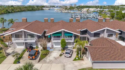 121 LAGOON CT — home for sale